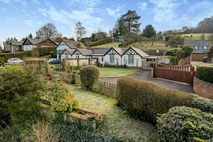 2 Bedroom Bungalow For Sale In Rectory Road, Streatley, Reading, Berkshire, RG8