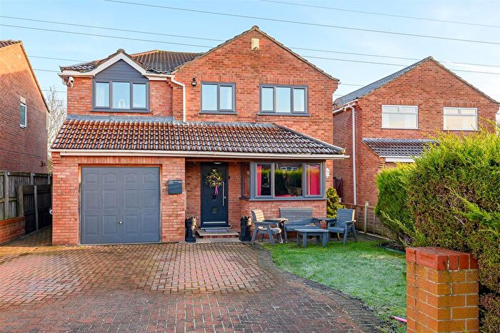 5 Bedroom Detached House For Sale In Wensleydale Drive, Osbaldwick, York, YO10