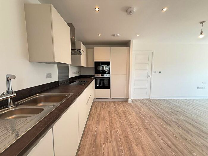2 Bedroom Flat To Rent In Stonehaven, Ebbsfleet, DA10