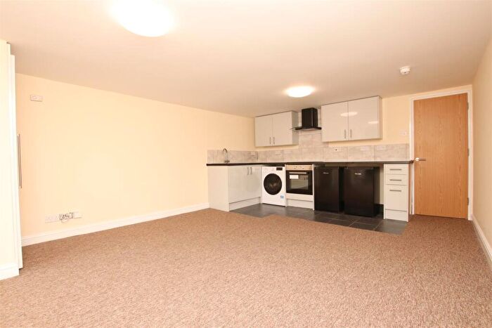 1 Bedroom Flat To Rent In Downleaze, Stoke Bishop, Bristol, BS9