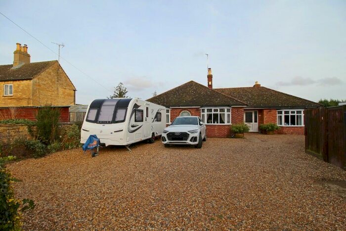 3 Bedroom Detached Bungalow For Sale In King Street, West Deeping, PE6