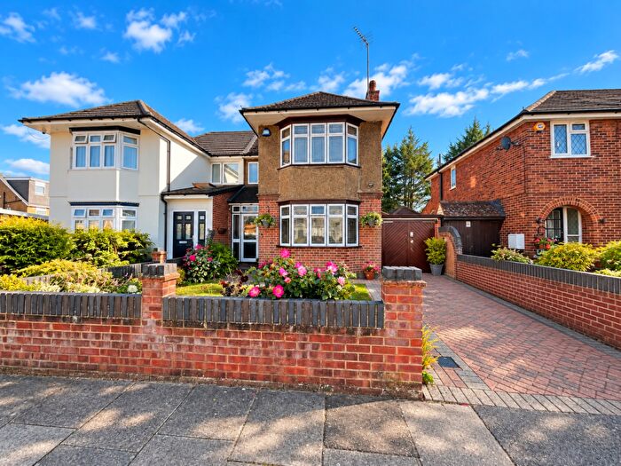 3 Bedroom Semi-Detached House For Sale In Longfield Drive, Luton, Bedfordshire, LU4