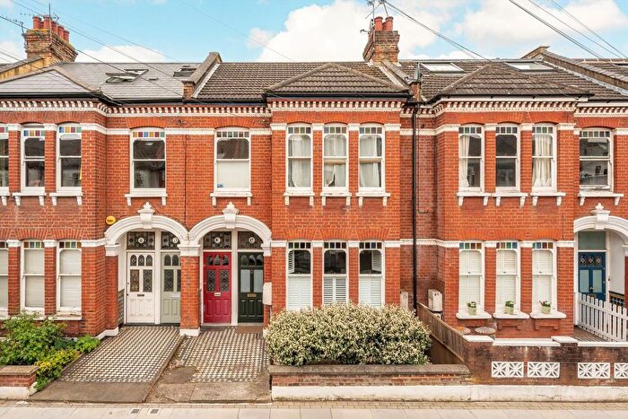 2 Bedroom Maisonette For Sale In Louisville Road, London, SW17