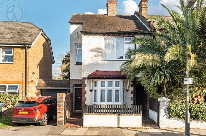 2 Bedroom Flat For Sale In Wycliffe Road, Wimbledon, SW19