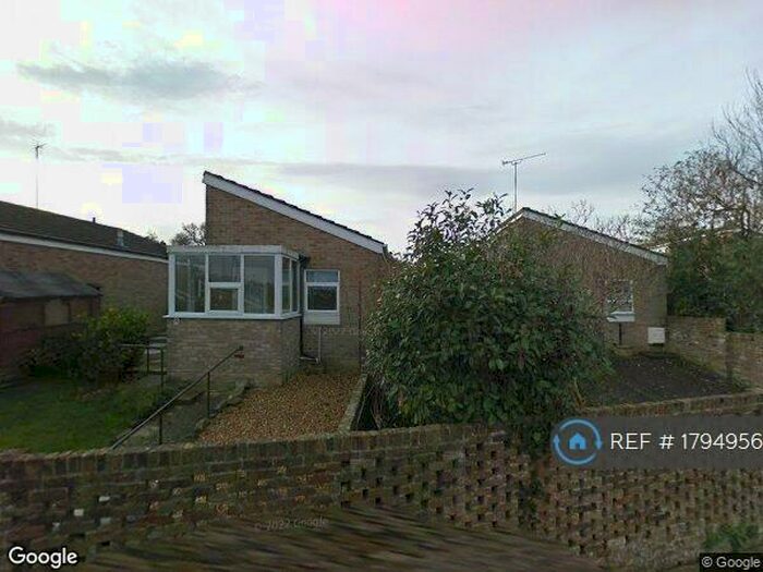 2 Bedroom Bungalow To Rent In Yew Tree Close, Yeovil, BA20