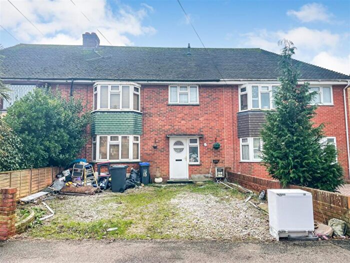 3 Bedroom Terraced House For Sale In Grover Avenue, Lancing, BN15