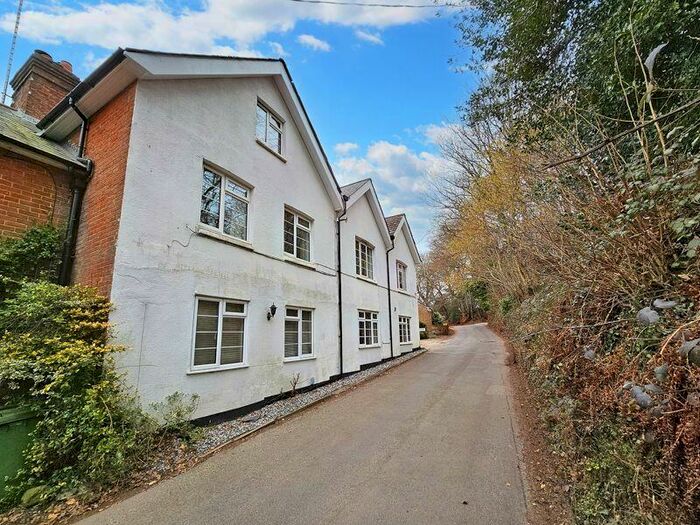 2 Bedroom House To Rent In Tunbridge Lane, Liphook, GU30