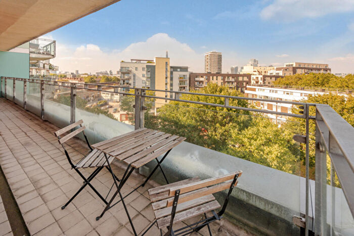 2 Bedroom Flat For Sale In Eyot House, Sun Passage, SE16