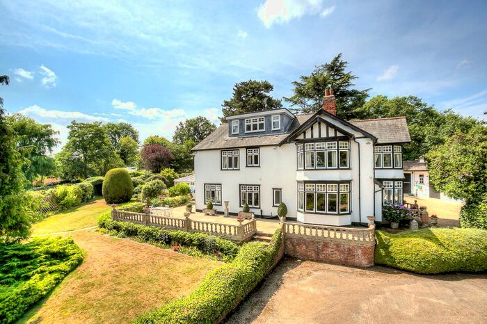 7 Bedroom Detached House For Sale In Bassetts Lane, Little Baddow, CM3