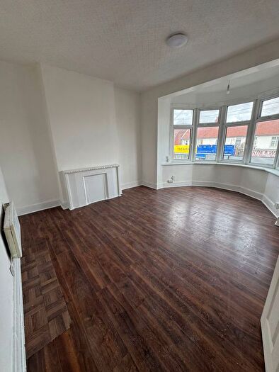 4 Bedroom Detached House To Rent In Ilford, IG4