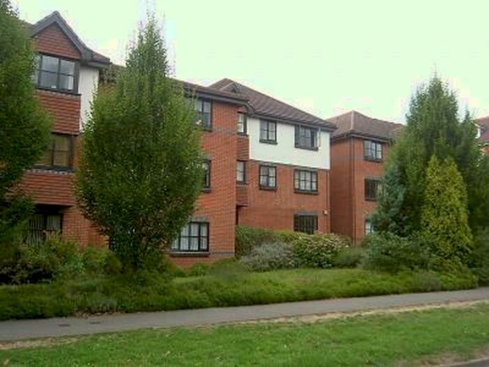 1 Bedroom Apartment To Rent In Wildbank Court, White Rose Lane, GU22