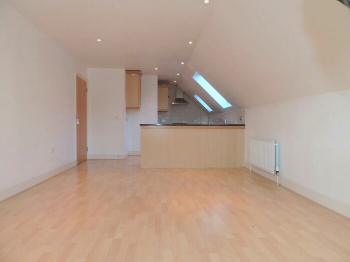 2 Bedroom Flat To Rent In Guildown Ct, Stoke Rd, Guildford, GU1