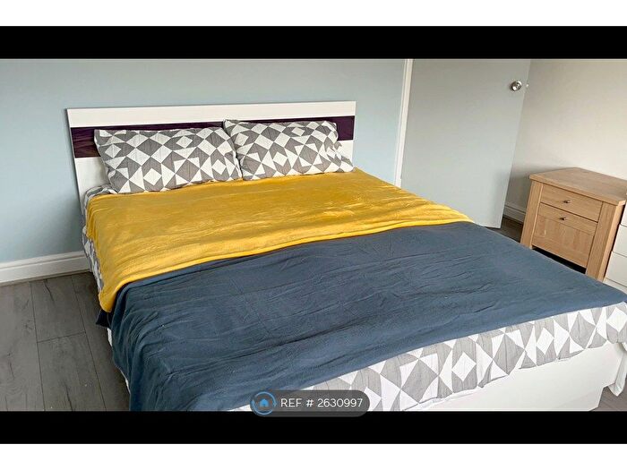 4 Bedroom Semi-Detached House To Rent In Pen Park Road, Bristol, BS10