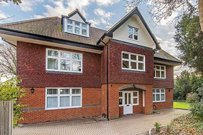 1 Bedroom Flat To Rent In Langley Avenue, Surbiton, KT6