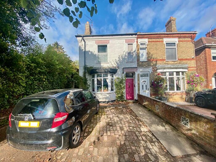 4 Bedroom Semi Detached House For Sale In Oundle Road, Woodston, Peterborough, PE2
