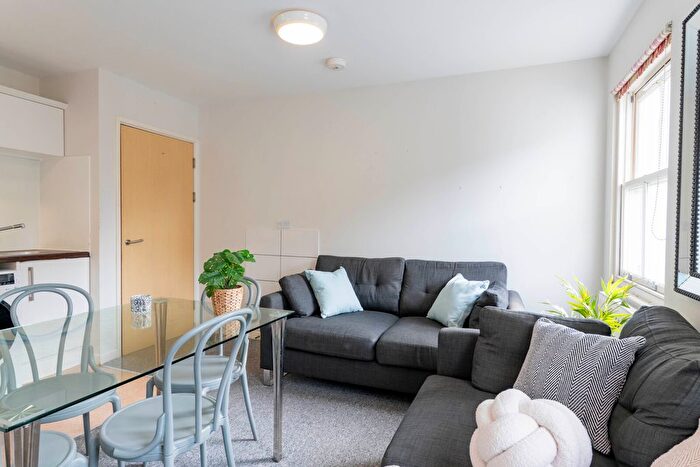 5 Bedroom Flat To Rent In The Tannery, Exeter, EX4