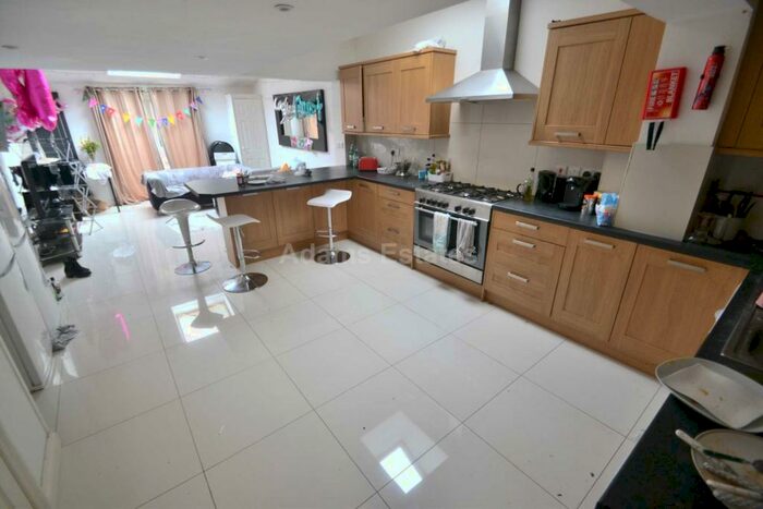 6 Bedroom Terraced House To Rent In Blenheim Road, Reading, RG1