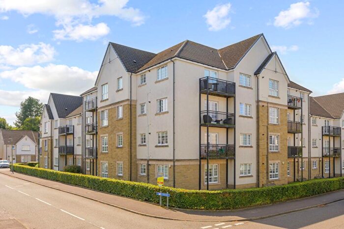 2 Bedroom Flat For Sale In Crown Crescent, Larbert, FK5
