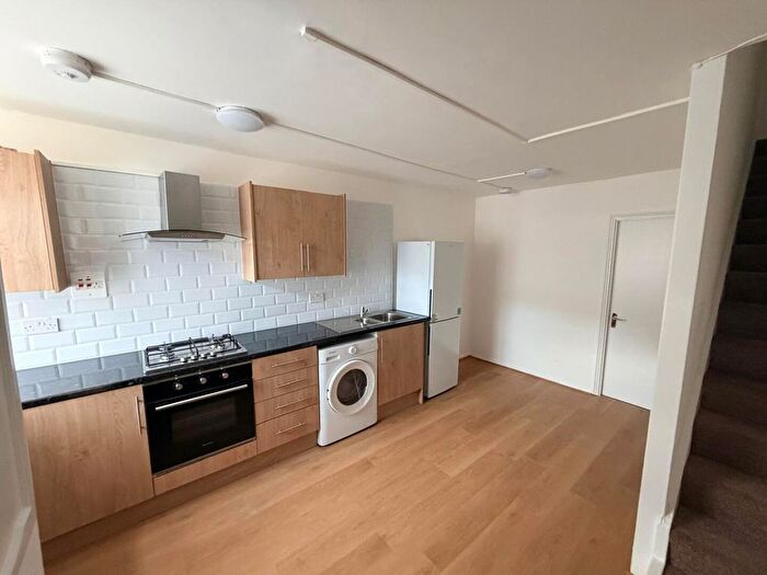 1 Bedroom Flat To Rent In White Horse Road, London, E1