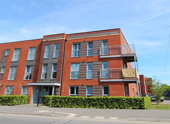 3 Bedroom Flat To Rent In Radcliffe Road, Southampton, Hampshire, SO14