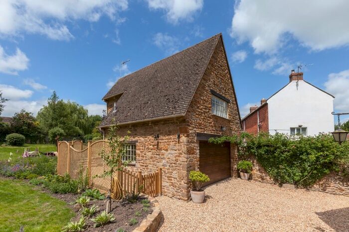 1 Bedroom Maisonette To Rent In The Green, Badby, Daventry, NN11