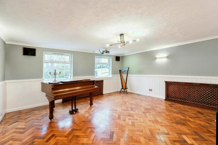 5 Bedroom Property To Rent In Laurel Close, Yaxley, Peterborough, PE7