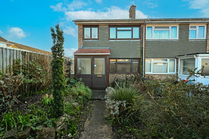 3 Bedroom End Of Terrace House For Sale In Cunningham Close, Ringwood, BH24