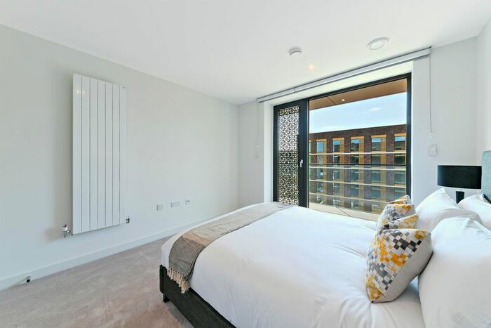 1 Bedroom Flat To Rent In Royal Crest Avenue, London, E16