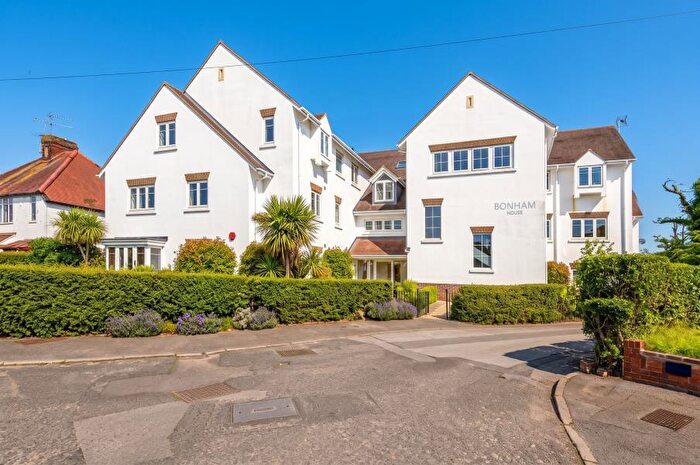 2 Bedroom Apartment To Rent In Old Woking, Surrey, GU22