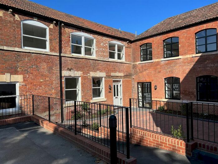 2 Bedroom Cottage To Rent In Duke Street, Trowbridge, BA14