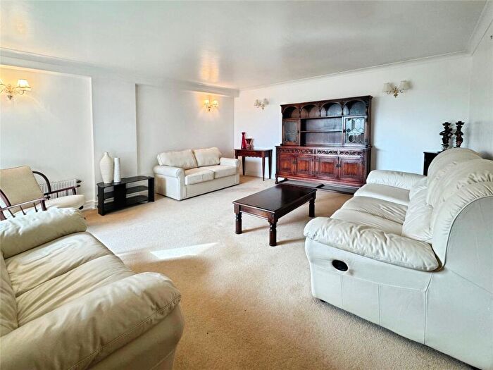 2 Bedroom Apartment For Sale In Manor Road, Bournemouth, Dorset, BH1