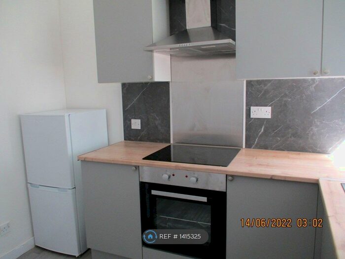 2 Bedroom Maisonette To Rent In Wellington Street, Greenock, PA15