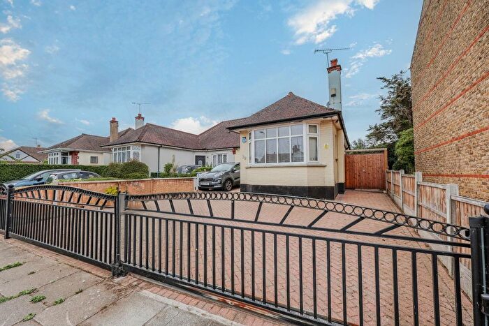 2 Bedroom Semi-Detached Bungalow For Sale In Carlton Avenue, Westcliff-On-Sea, SS0