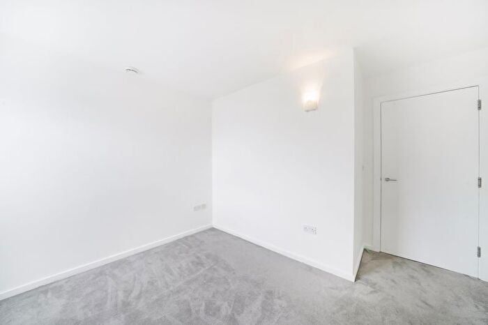 2 Bedroom Flat To Rent In Albert Road, London, E16