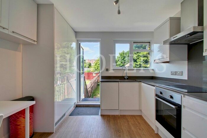 2 Bedroom Flat To Rent In Coles Green Road, London, NW2