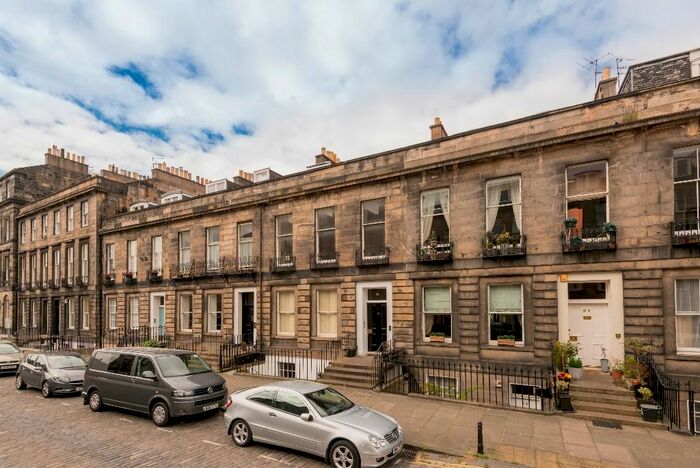 1 Bedroom Flat To Rent In East Claremont Street, New Town, Edinburgh, EH7