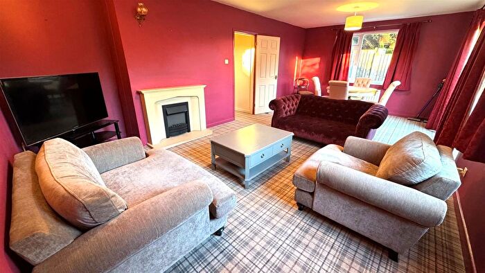 3 Bedroom Semi-Detached House For Sale In The Mead, Worcester, WR2