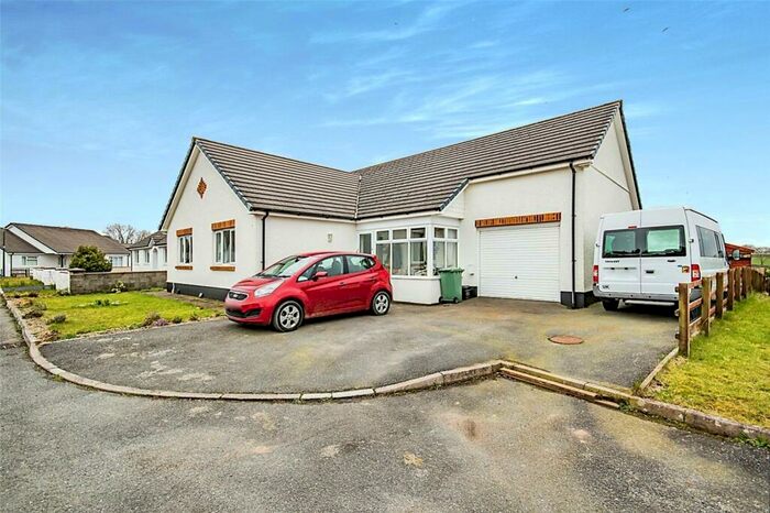 3 Bedroom Bungalow For Sale In Bryngwyn, Newcastle Emlyn, Ceredigion, SA38