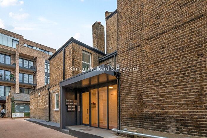 2 Bedroom Flat To Rent In The Mall, Ealing, London, W5