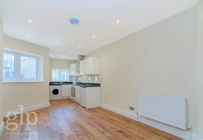 1 Bedroom Flat To Rent In Berwick Street, London, Greater London, W1F