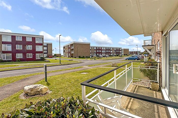2 Bedroom Flat For Sale In Kingsley Court, Overstrand Avenue, Rustington, West Sussex, BN16