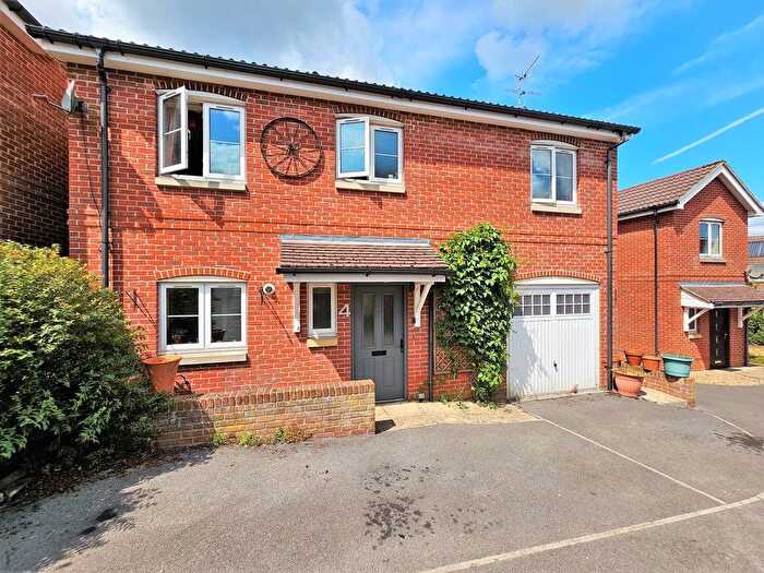 4 Bedroom Detached House For Sale In Wellow Gardens, Oakdale, Poole, BH15