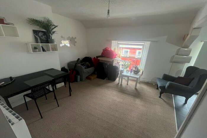 1 Bedroom Flat To Rent In High Street, Narberth, SA67