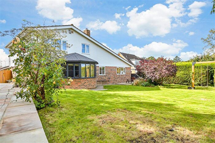4 Bedroom Detached House For Sale In Forson Close, Tenterden, Kent, TN30