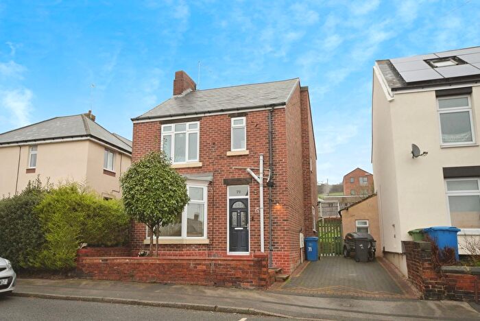 3 Bedroom Detached House For Sale In Prospect Road, Chesterfield, Derbyshire, S41