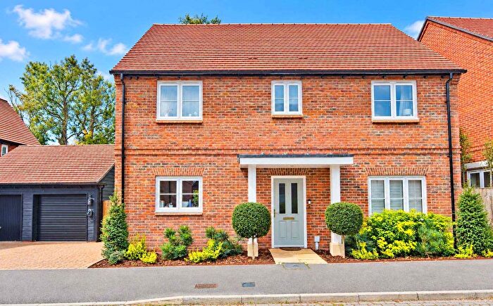 4 Bedroom Detached House For Sale In Chiltern Gardens, Woodcote, Oxfordshire, RG8
