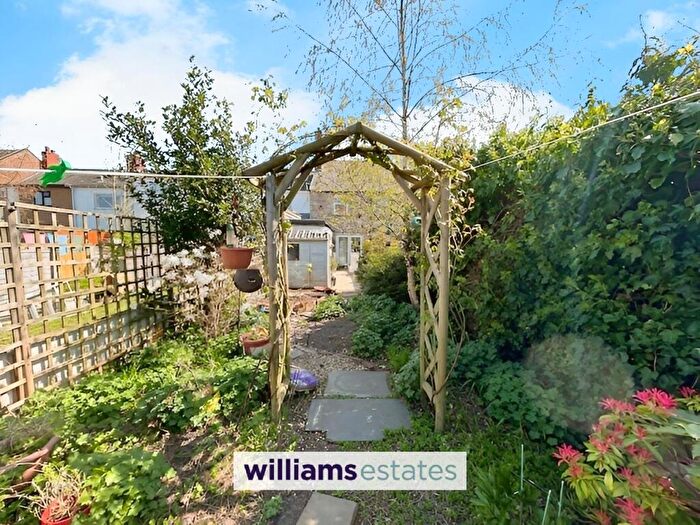 2 Bedroom House For Sale In Park Road, Ruthin, LL15