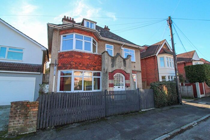 6 Bedroom Detached House For Sale In Queens Park Road, Queens Park, Bournemouth, BH8