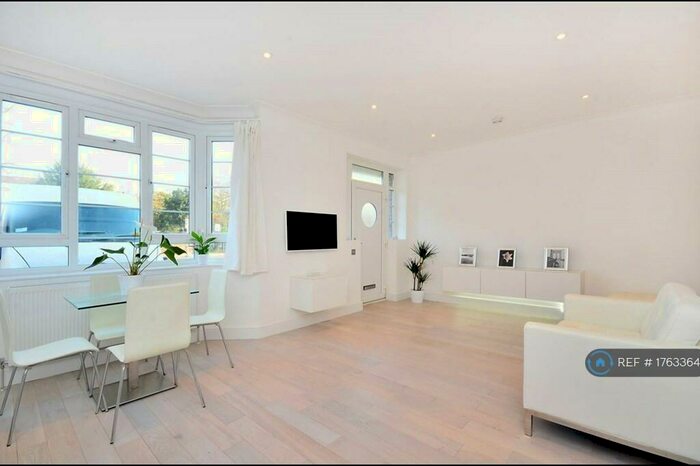 1 Bedroom Flat To Rent In Morden, London, SM4