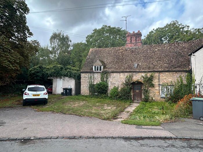 4 Bedroom Character Property For Sale In Hautboy Lane, Warmington, Peterborough, PE8